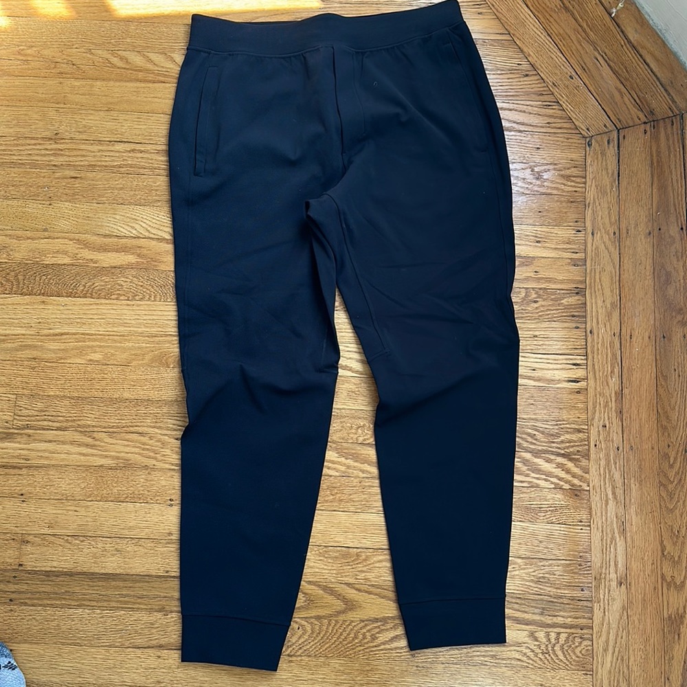 Lululemon men’s joggers